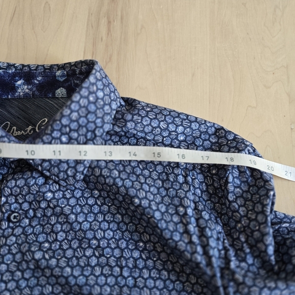 Robert Graham Blue Floral Button Down Shirt - Picture 10 of 12